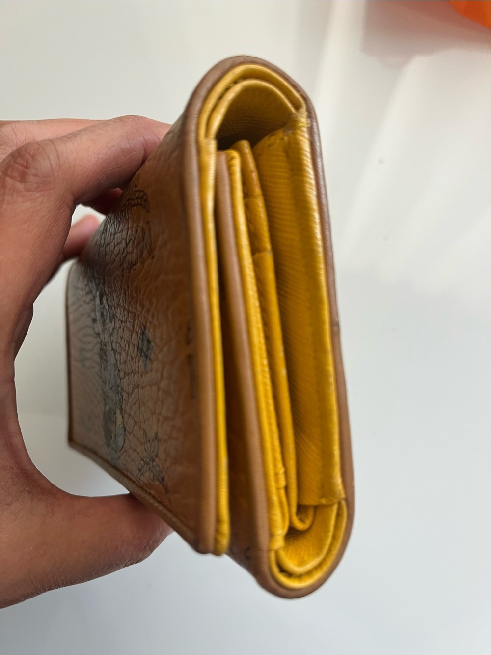 MCM COGNAC VISETOS BUNNY TRIFOLD WALLET - Picture 4 of 10